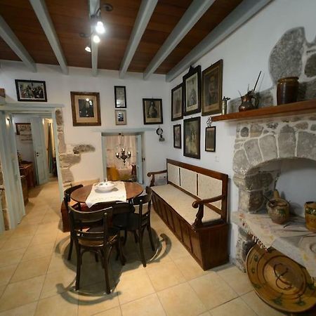 Old Traditional House Mandrákion 외부 사진