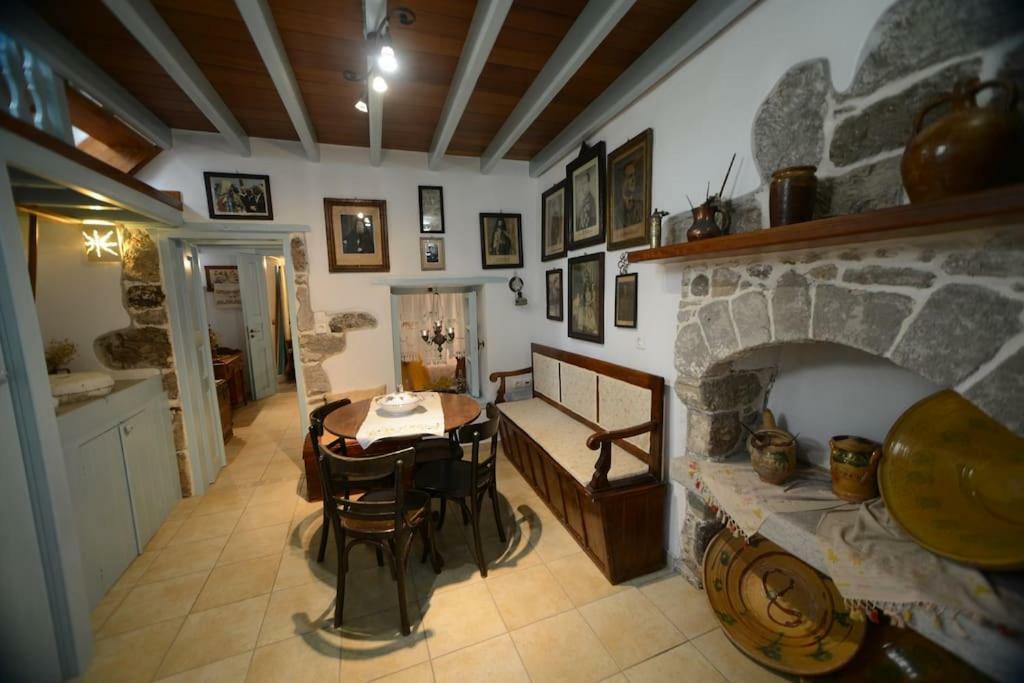 Old Traditional House Mandrákion 외부 사진